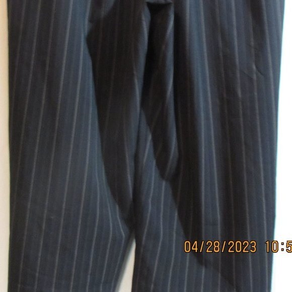 CHICO'S SIZE 3 PINSTRIPED CAPRI DRESS PANTS FRONT ZIP OFFICE CASUAL SIZE LARGE - Picture 7 of 13
